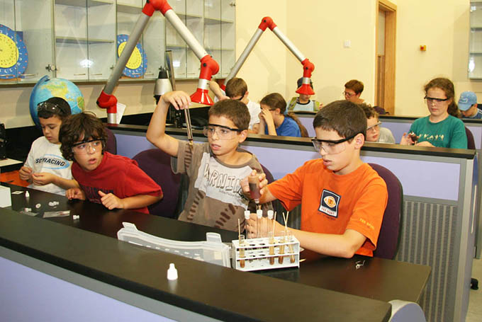 חברת ההיי-טק ומוזיאון ה'מדעטק' משתפות פעולה לקידום לימודי המדע במגדל העמק